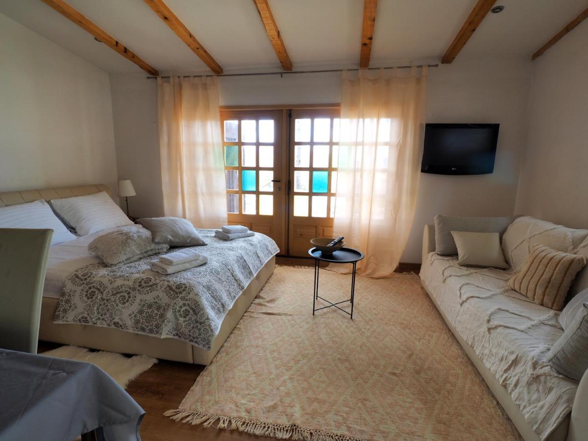 Guest House Sara Latin Exterior foto